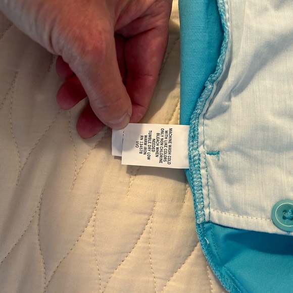 Vineyard Vines Womens Everyday chino shorts. Size 8 with 3 1/2” inseam. - Picture 5 of 5